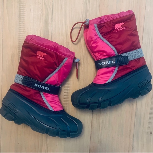 pink and black snow boots